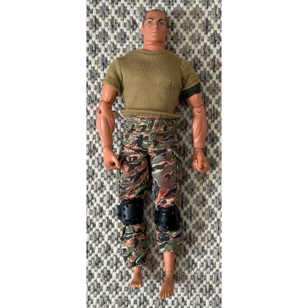 HASBRO 1996 Pawtucket GI JOE 12 Inch Action Figure. vintage